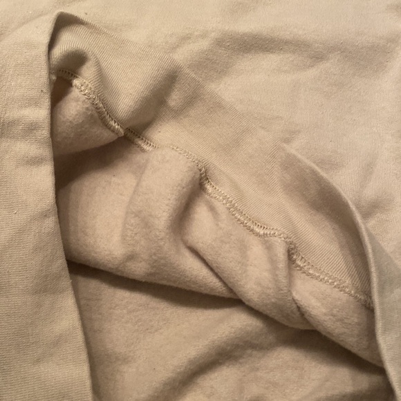 Gildan Women’s Feyonce Medium Cream Sweatshirt - Picture 4 of 6